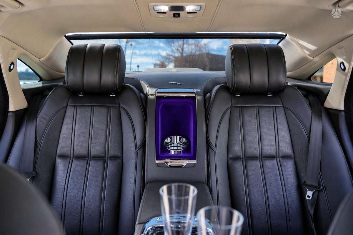 Jaguar XJ, 3.0 l., Седан