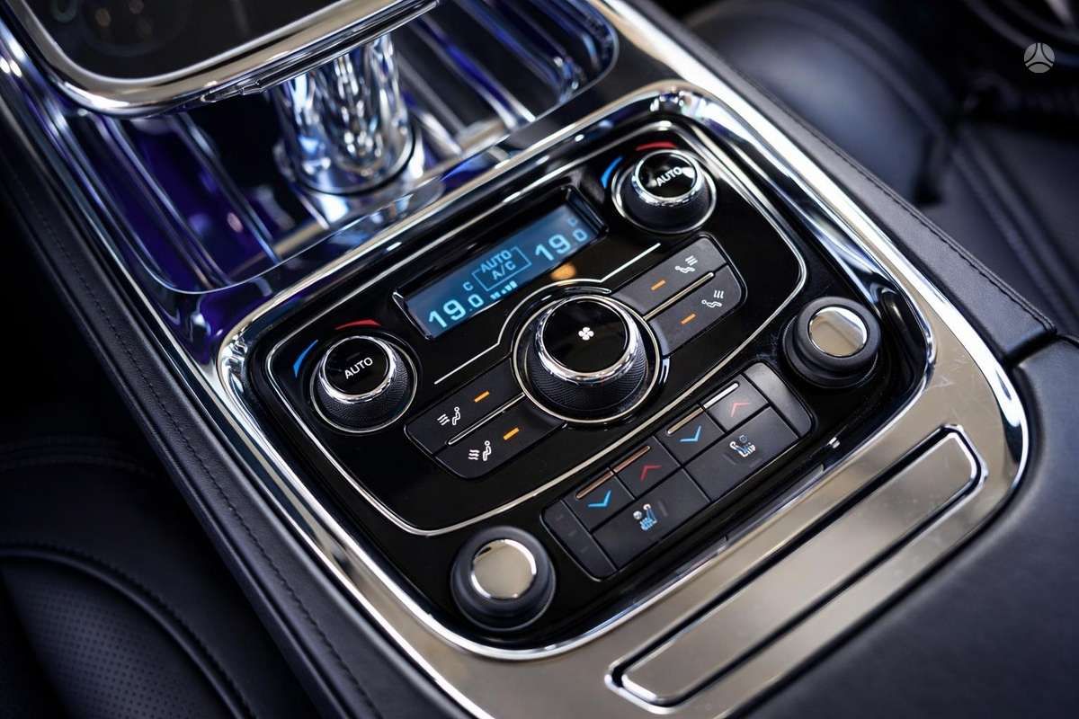 Jaguar XJ, 3.0 l., Седан