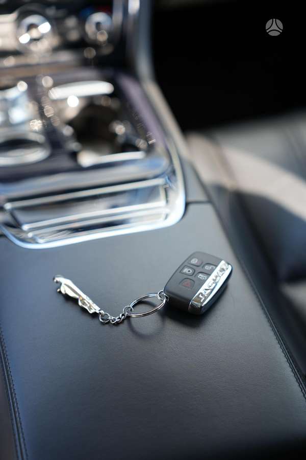 Jaguar XJ, 3.0 l., Седан