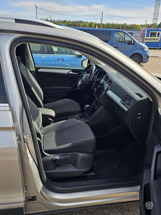 Volkswagen Tiguan - 6