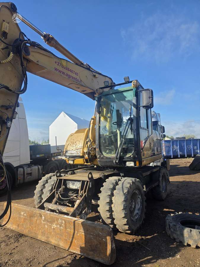 Caterpillar 313C, excavator
