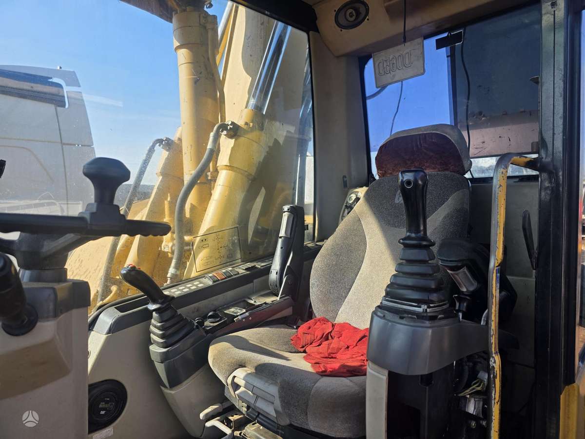Caterpillar 313C, ekskavatoriai