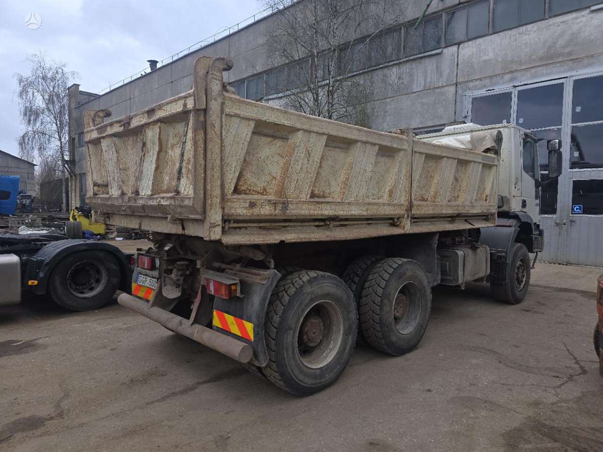 Iveco 260EH, platformas