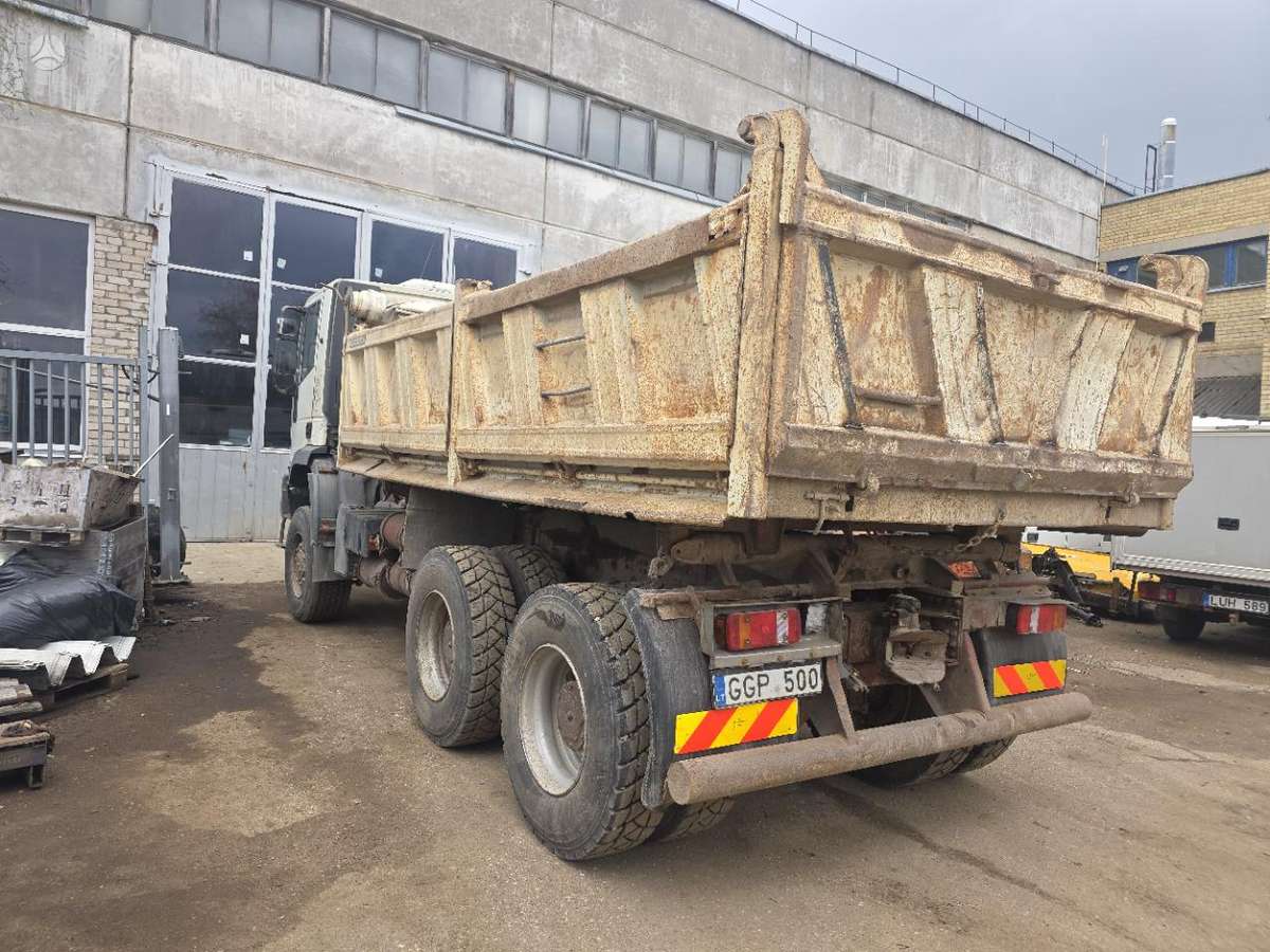 Iveco 260EH, platformas