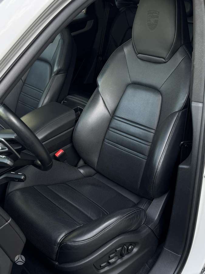 Porsche Cayenne Coupe - 8