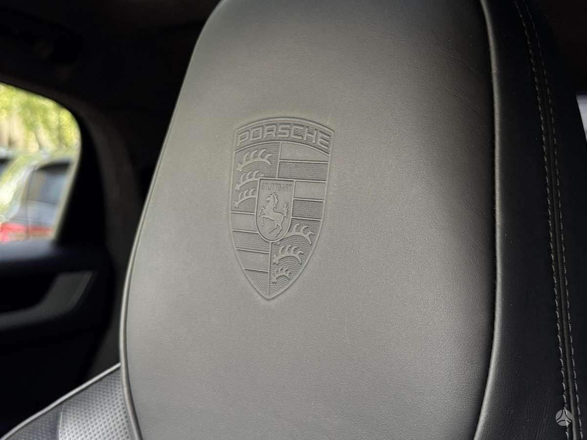 Porsche Cayenne Coupe - 9