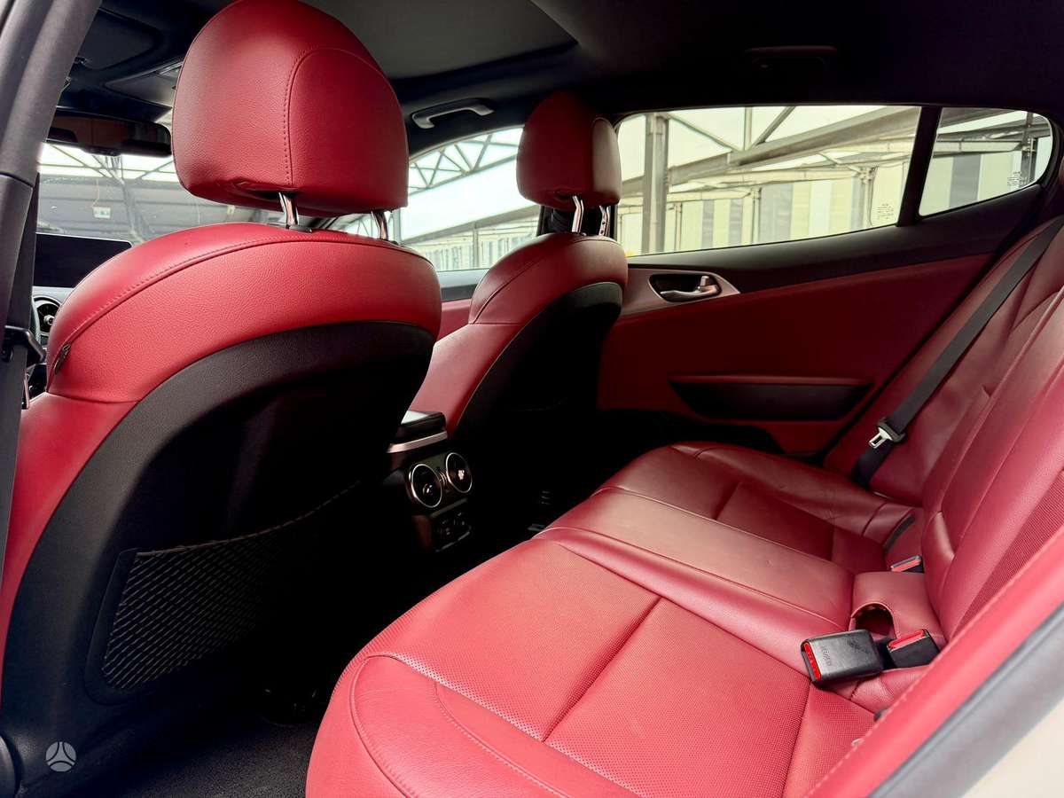 Kia Stinger, 3.3 l., Хэтчбек