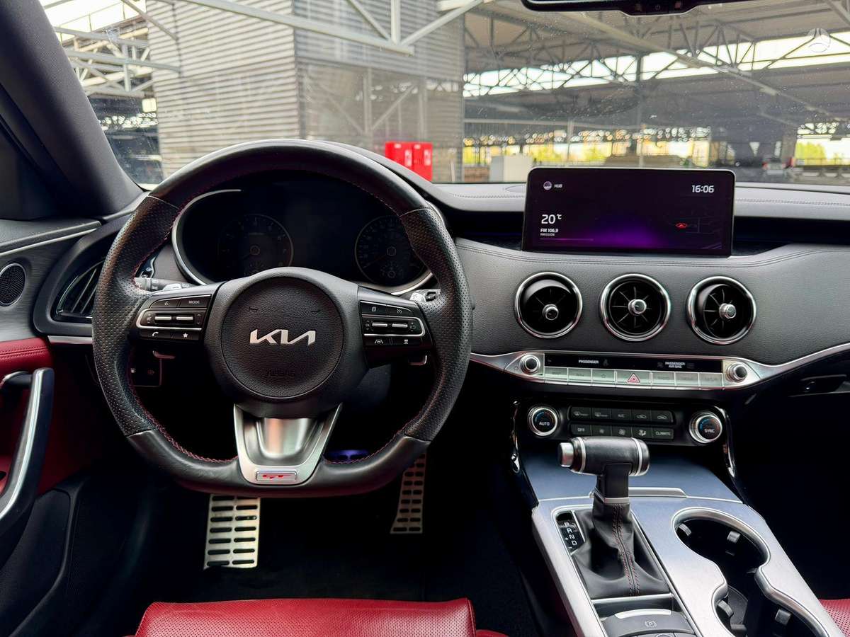 Kia Stinger, 3.3 l., hatchback