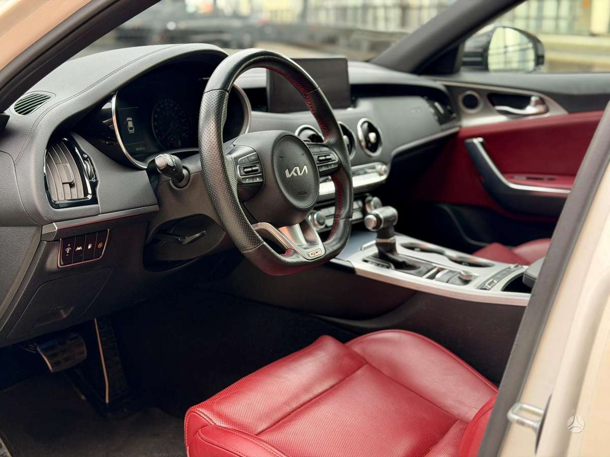 Kia Stinger, 3.3 l., hatchback