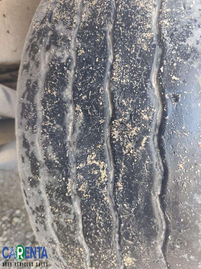 Schmitz SCS 24, užuolaidinės / tentinės
