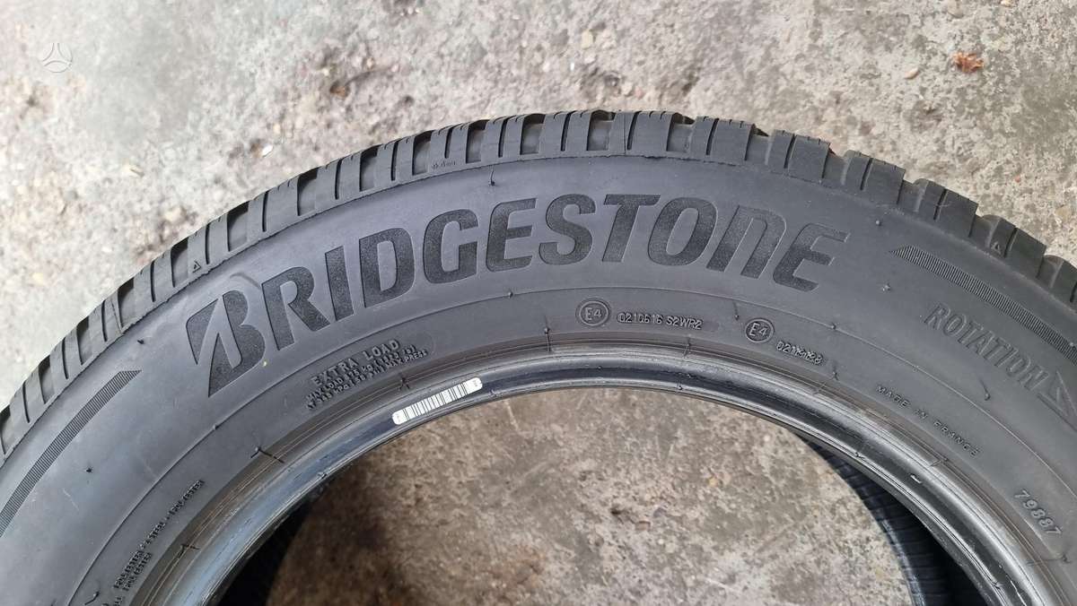 Bridgestone Blizzak LM 005, winter 215/65 R17