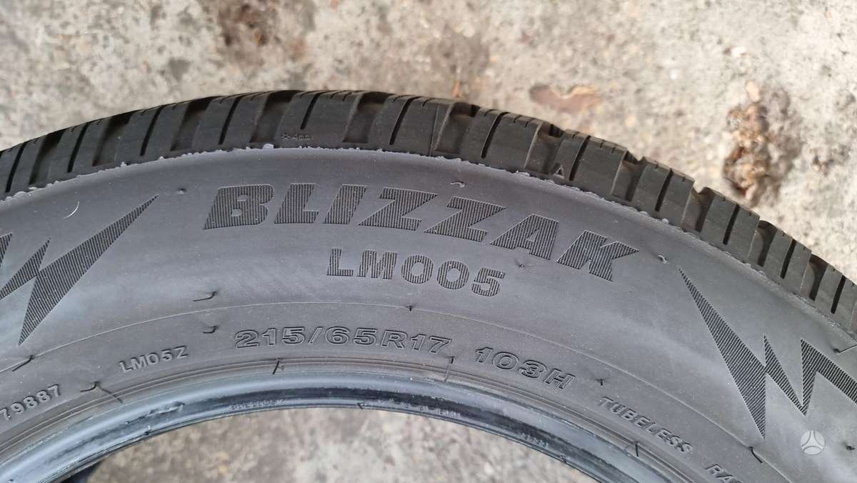 Bridgestone Blizzak LM 005, winter 215/65 R17