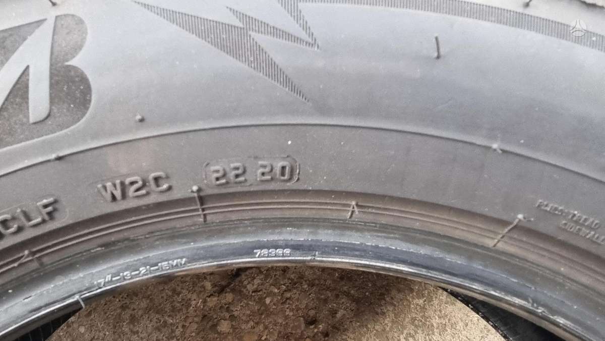 Bridgestone Blizzak LM 005, winter 215/65 R17
