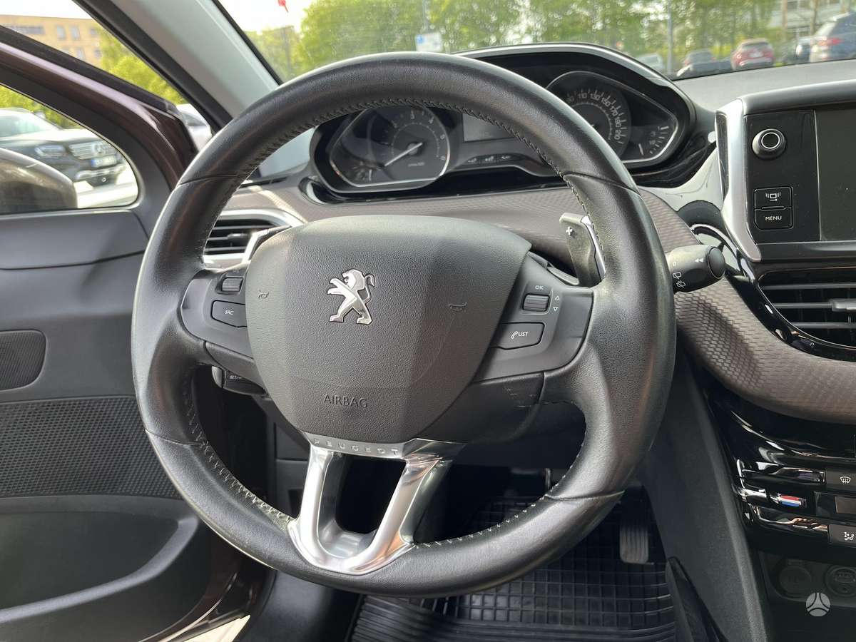 Peugeot 2008 - 12