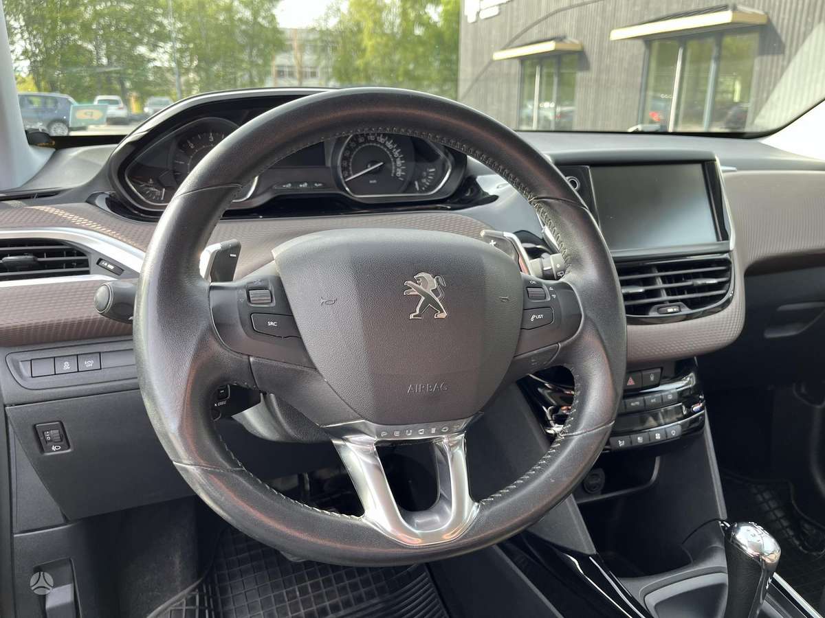Peugeot 2008 - 11