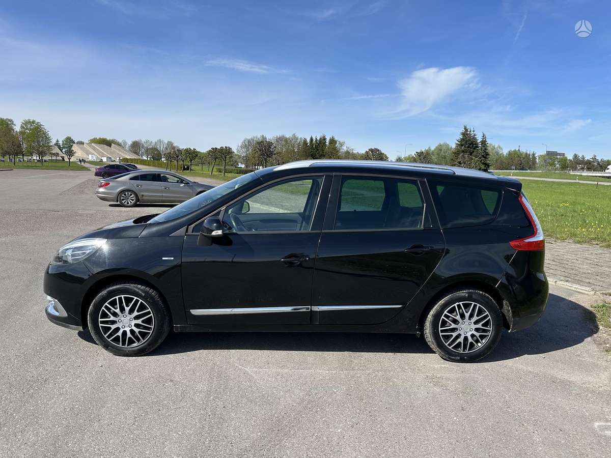 Renault Grand Scenic - 8