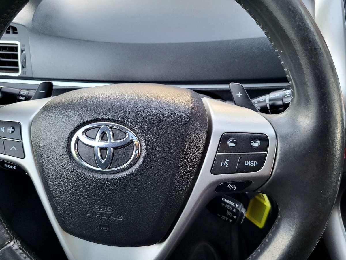 Toyota Verso, 2.2 l., Хэтчбек