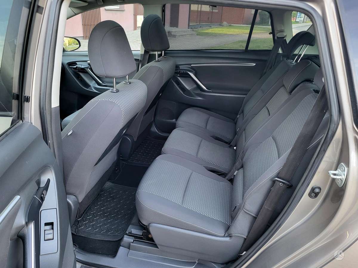 Toyota Verso, 2.2 l., Хэтчбек