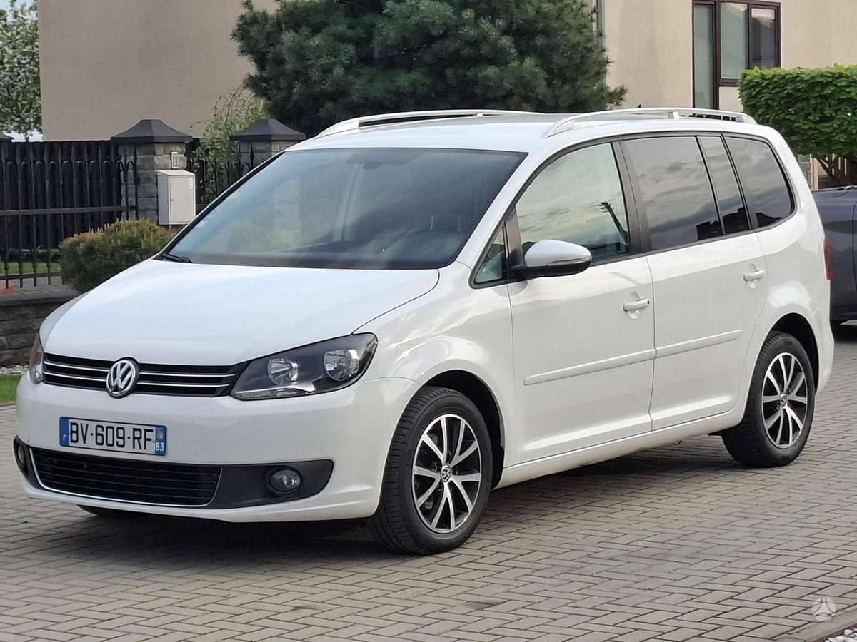 Volkswagen Touran - 1