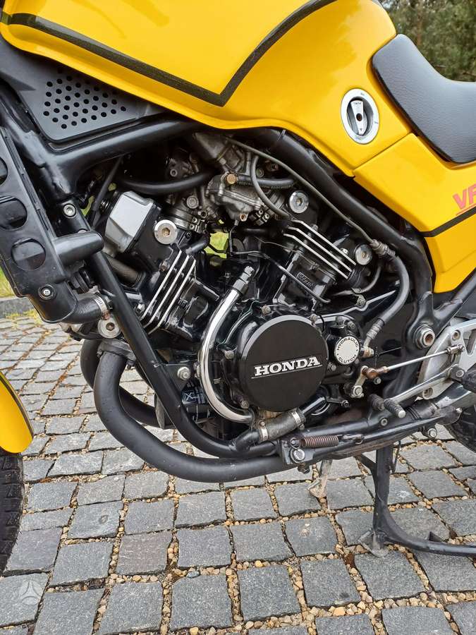 Honda VF 400cc, street / classic