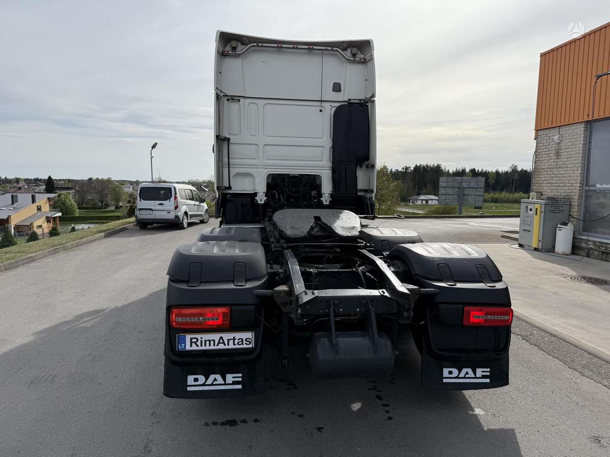 DAF XF530, double sleeper