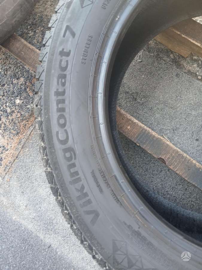 Continental, всесезонные 235/55 R18