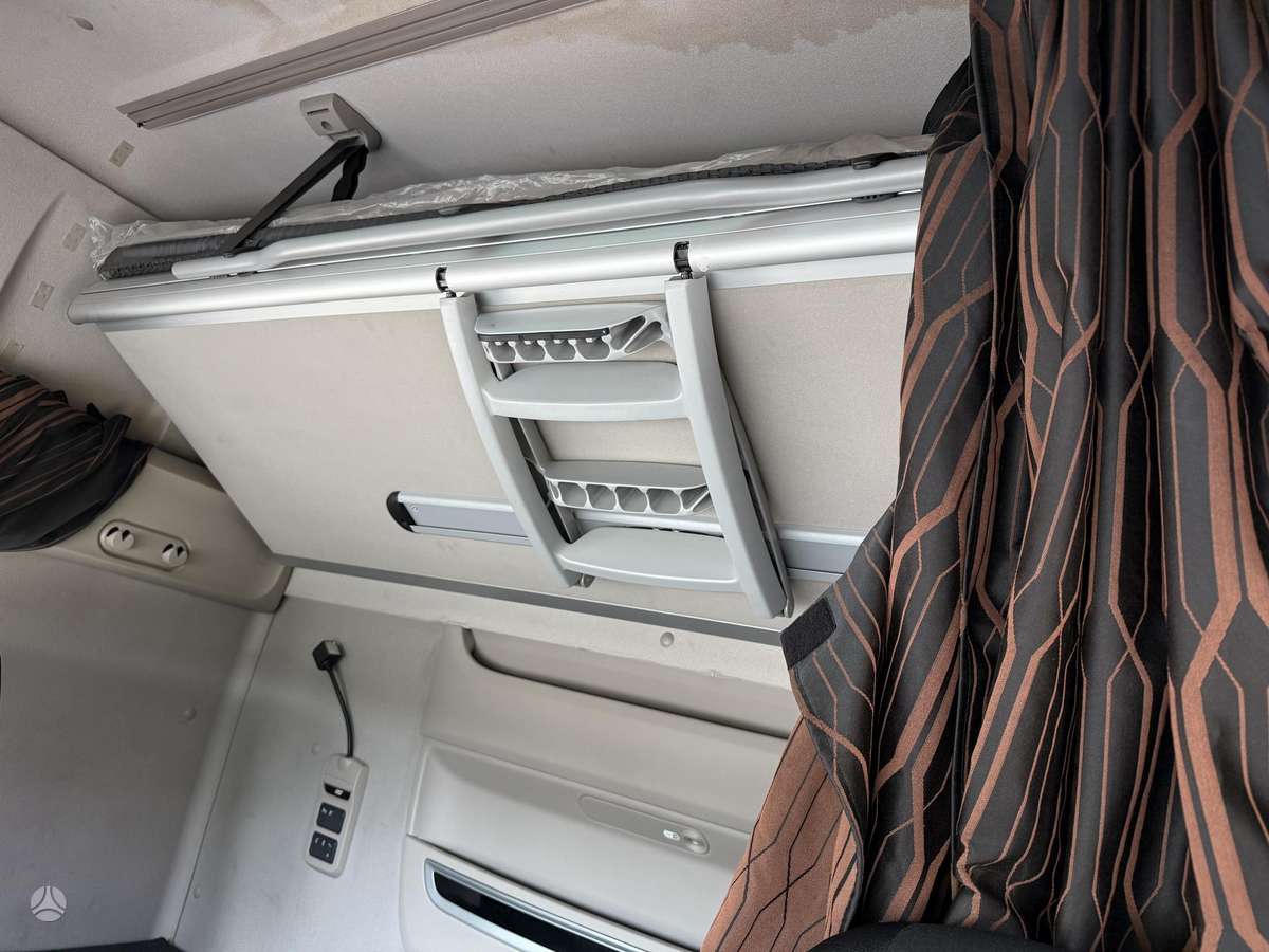 DAF XF480, double sleeper