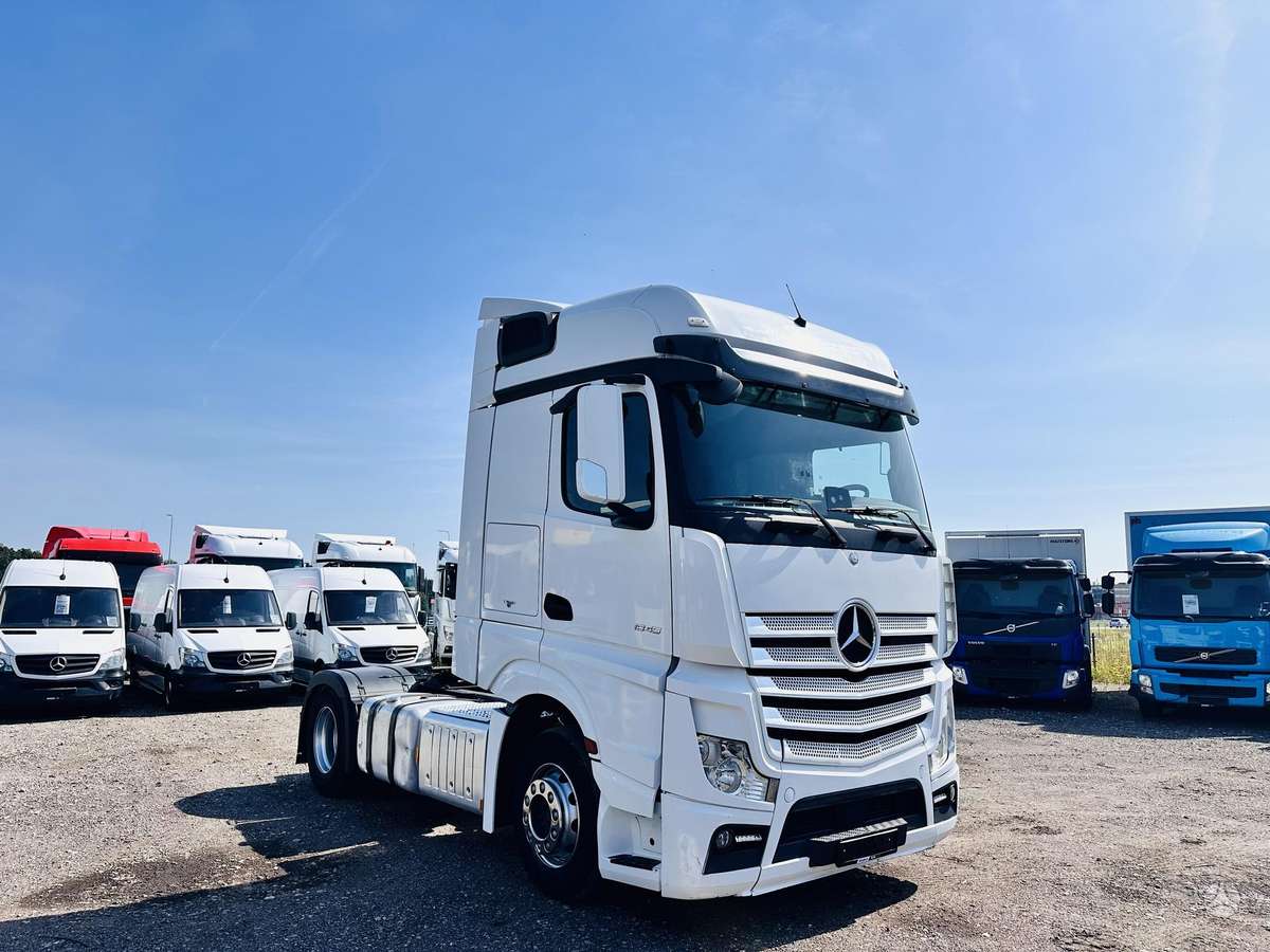Mercedes-Benz 1845 Actros Big Space, double sleeper