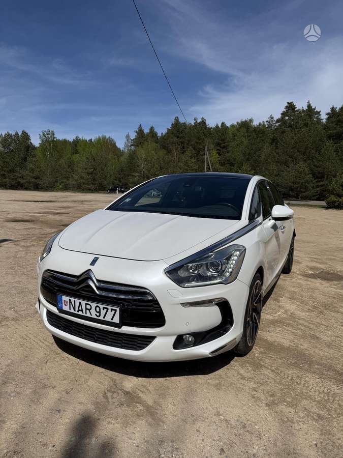 Citroen DS5, 1.6 l., hatchback