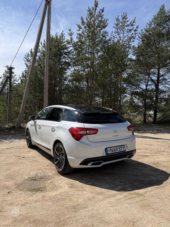 Citroen DS5, 1.6 l., hatchback