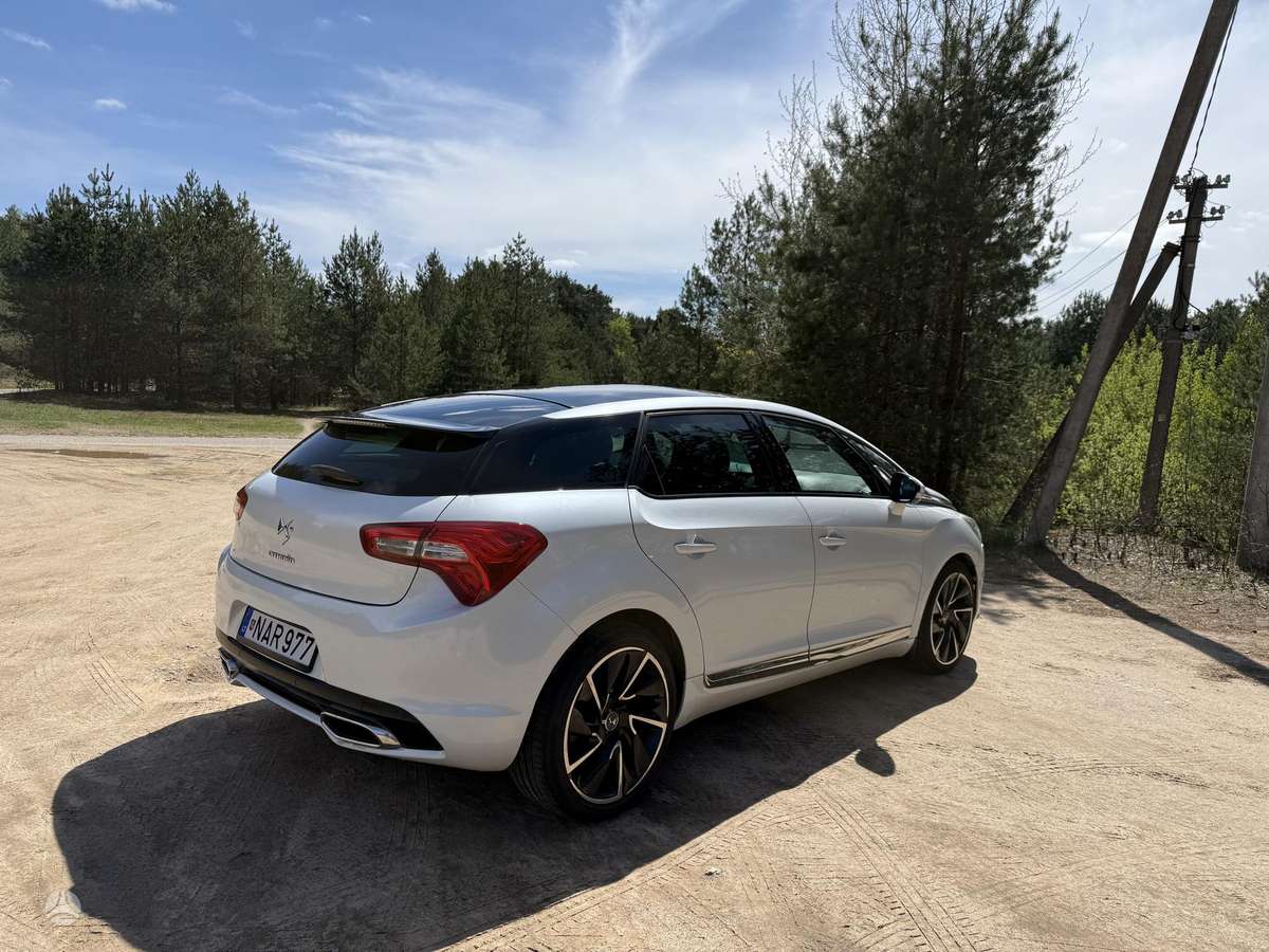 Citroen DS5, 1.6 l., hatchback