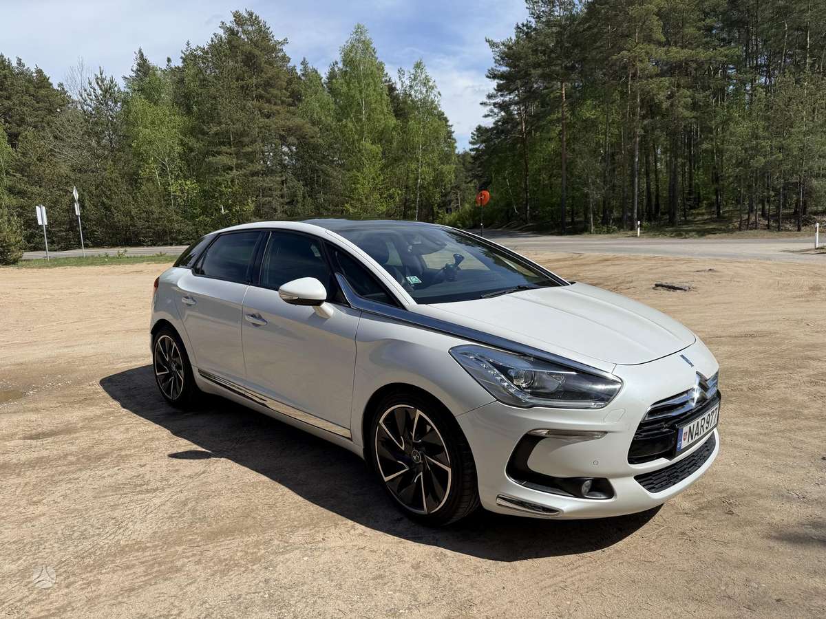 Citroen DS5, 1.6 l., hatchback