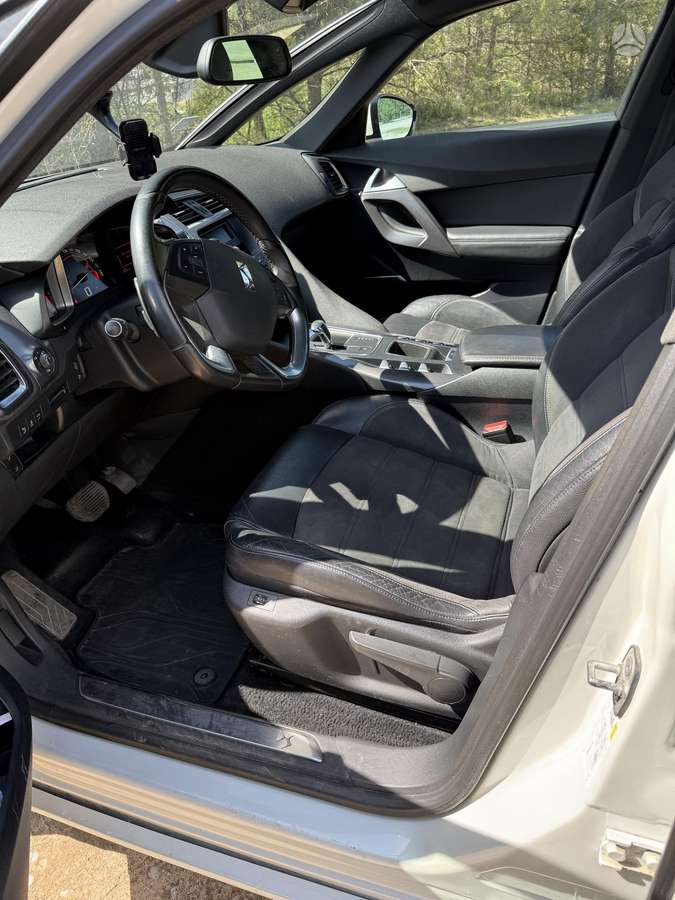 Citroen DS5, 1.6 l., Хэтчбек