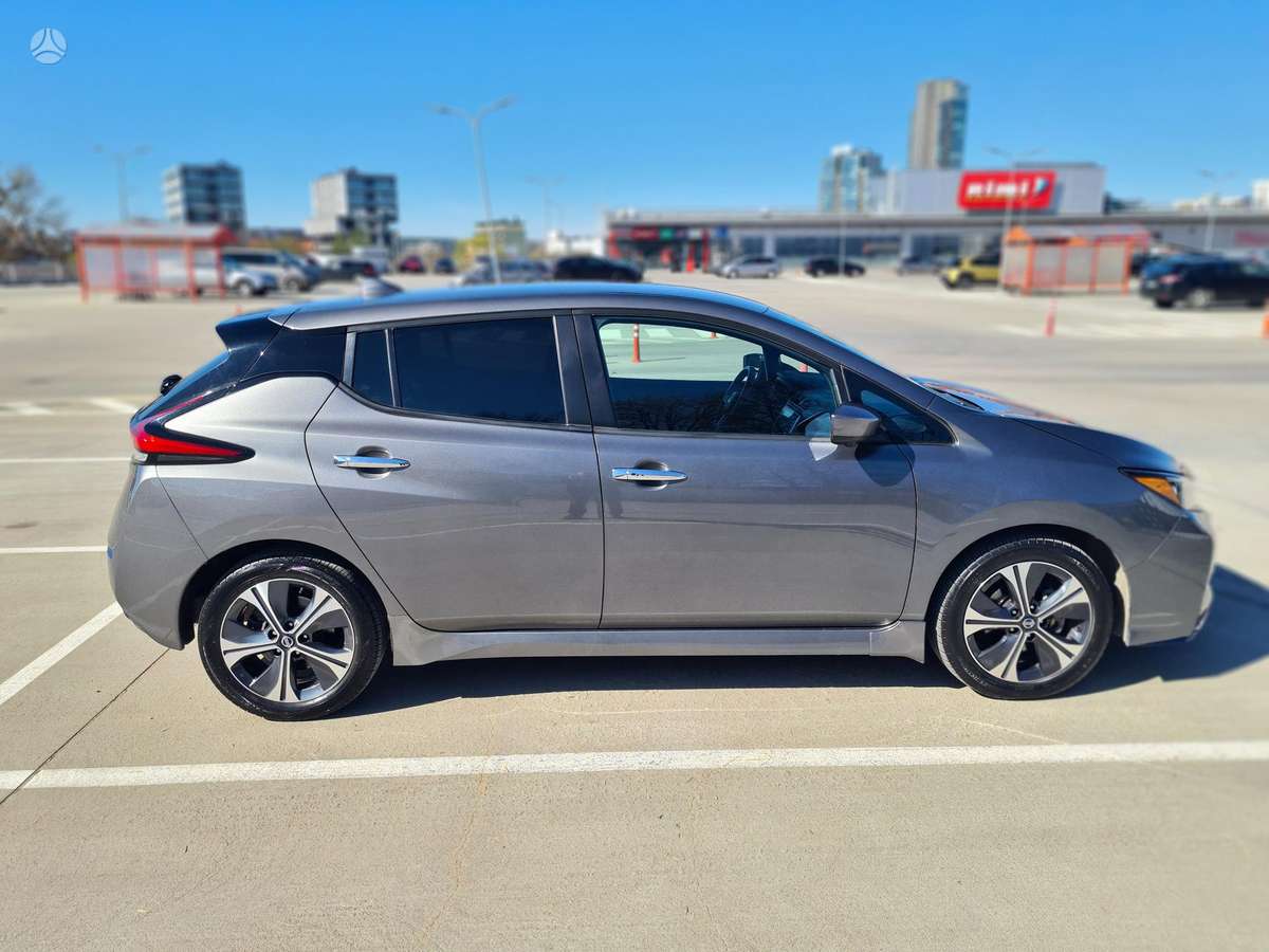 Nissan Leaf, 62 kWh, hatchback