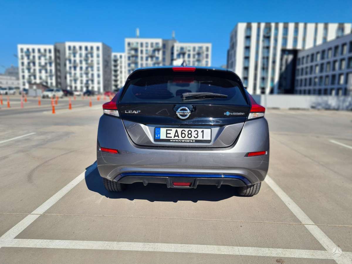 Nissan Leaf, 62 kWh, hatchback