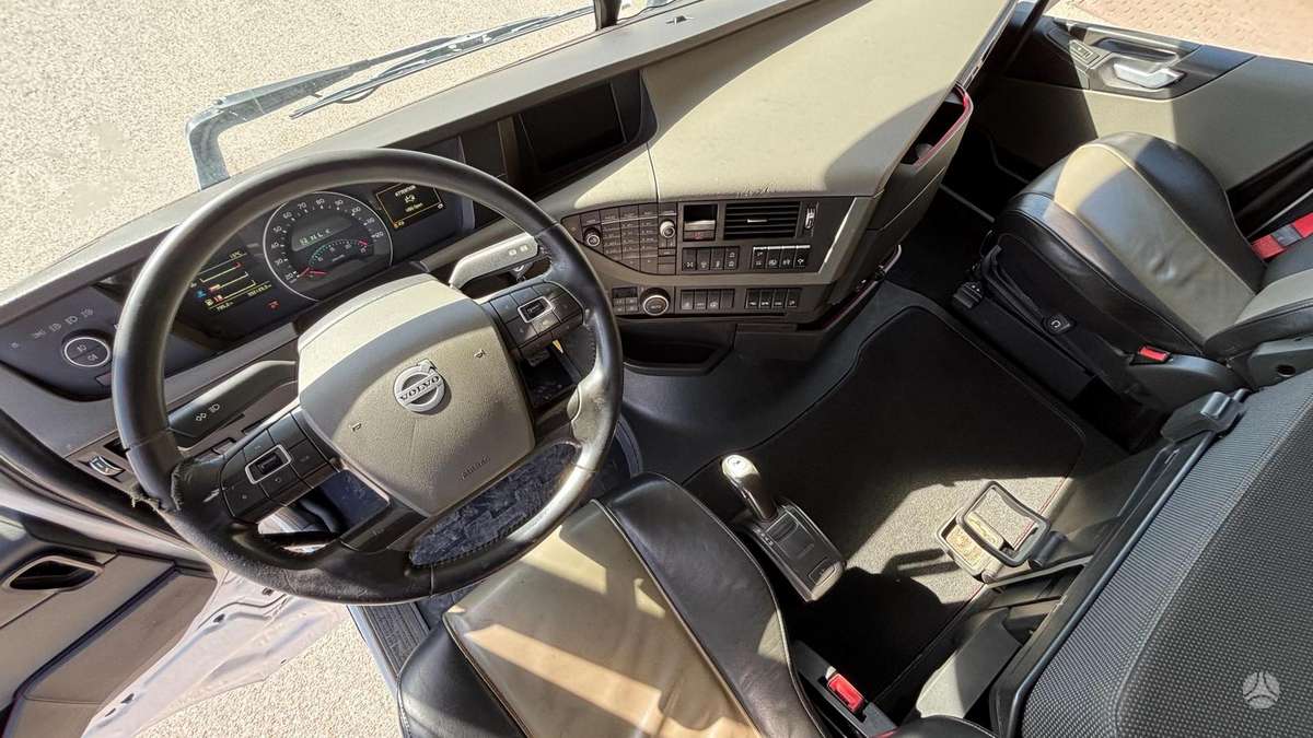 Volvo FH540, самосвалы
