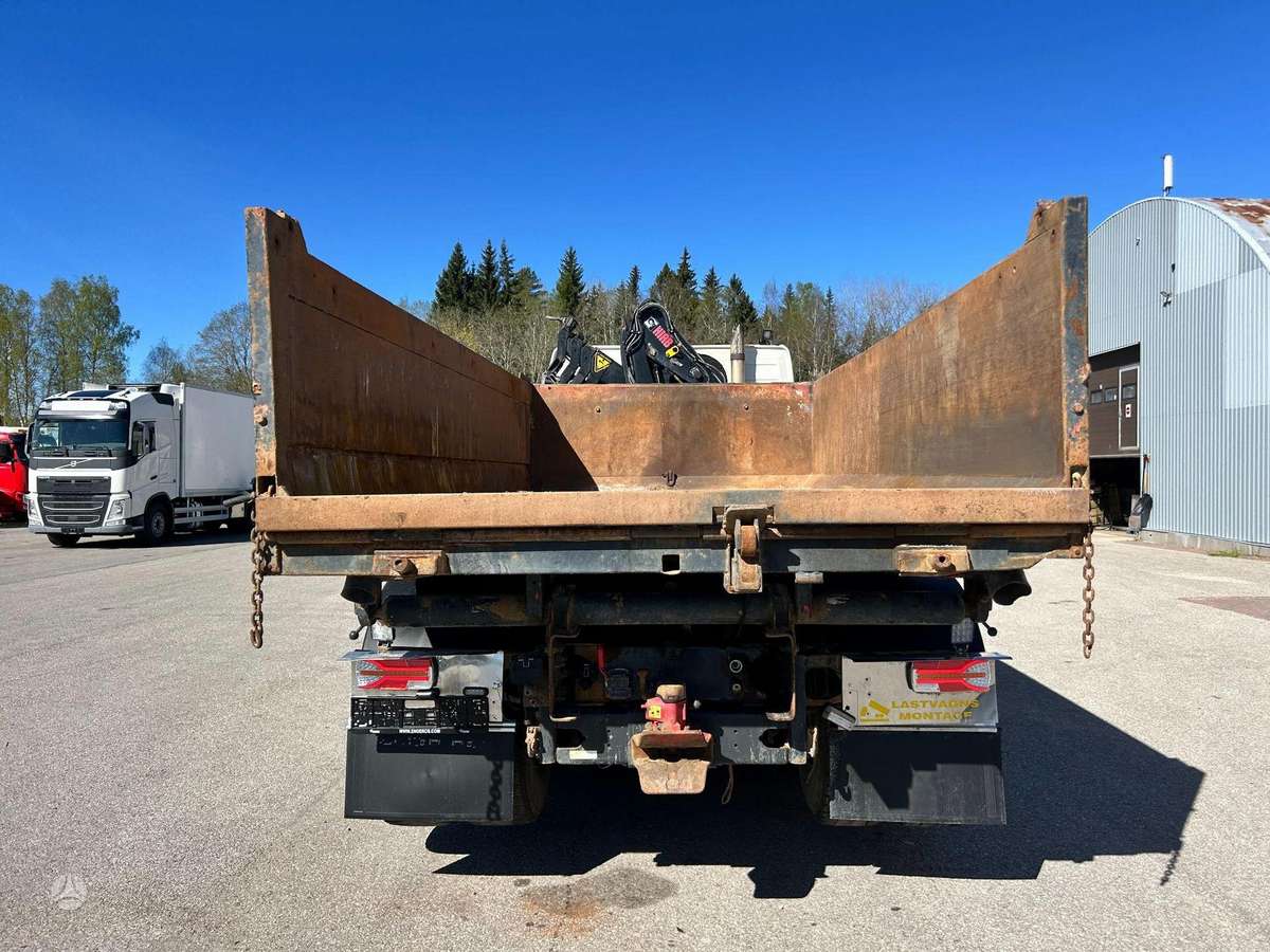 Volvo FM300, dumpers with crane