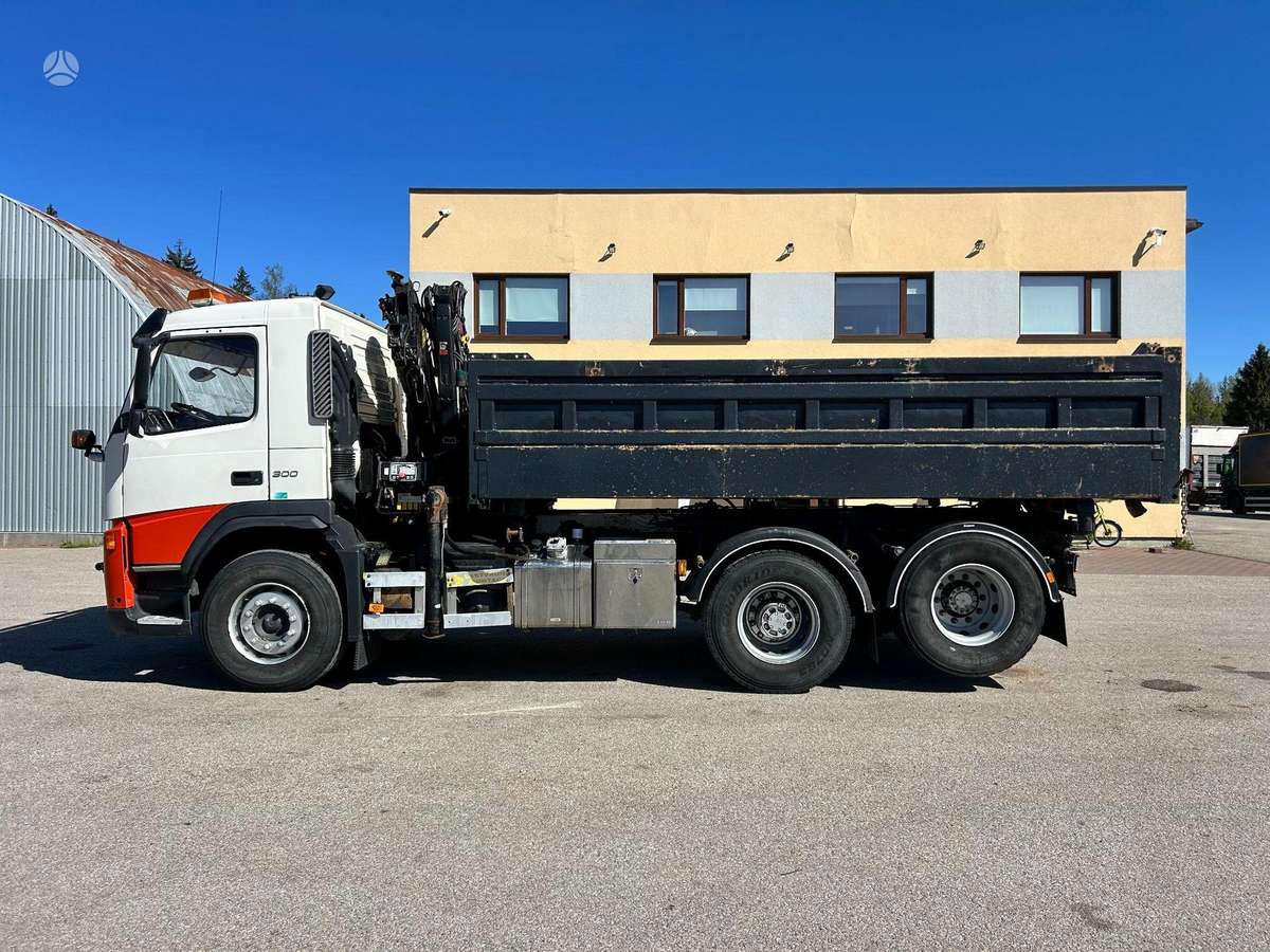 Volvo FM300, dumpers with crane