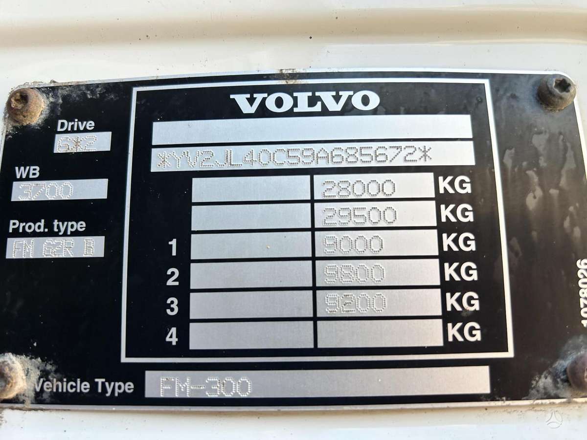 Volvo FM300, самосвалы с краном