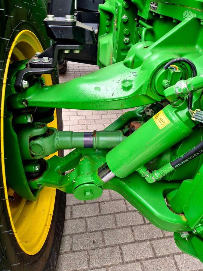 John Deere 8260R, тракторы
