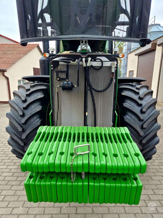 John Deere 8260R, traktori