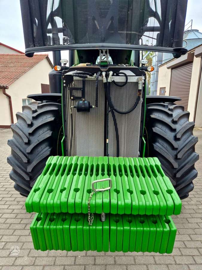 John Deere 8260R, тракторы