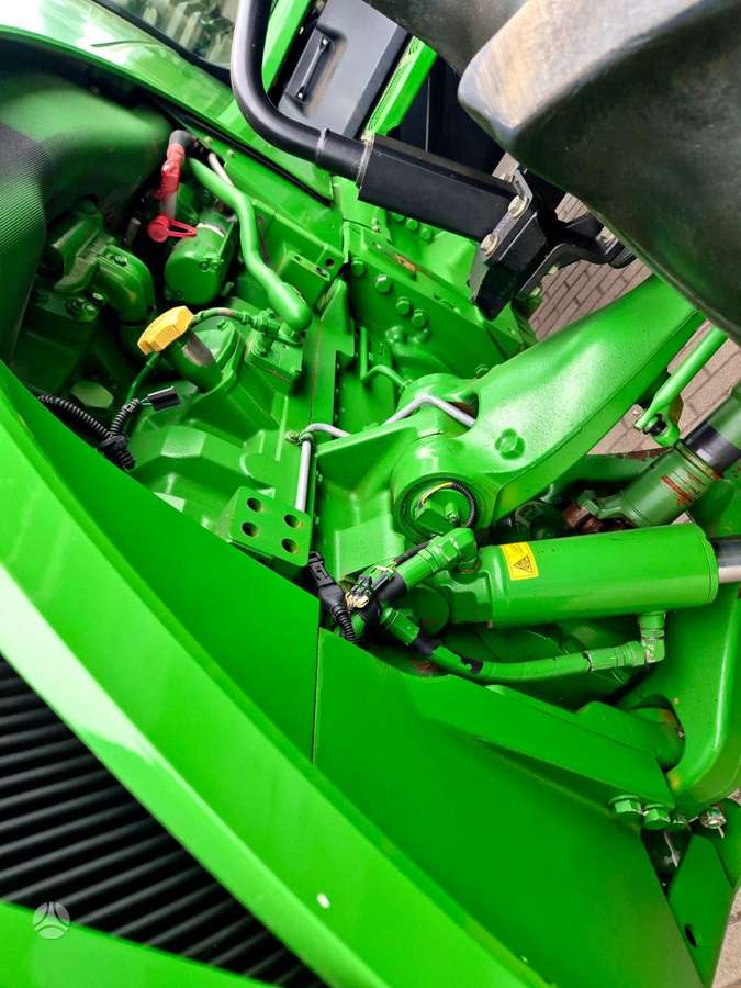 John Deere 8260R, traktori