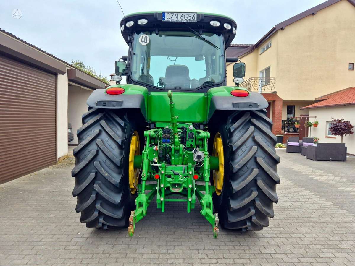 John Deere 8260R, traktori