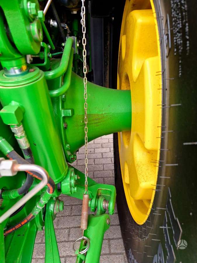 John Deere 8260R, traktoriai