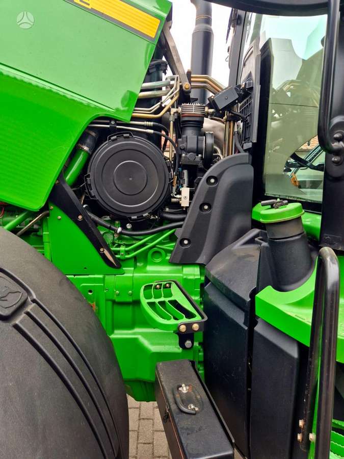 John Deere 8260R, traktori