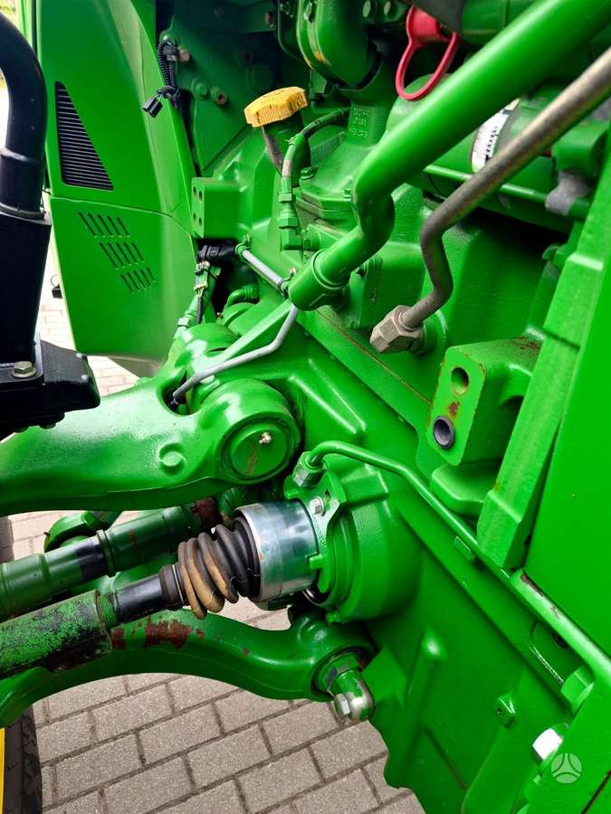 John Deere 8260R, traktoriai