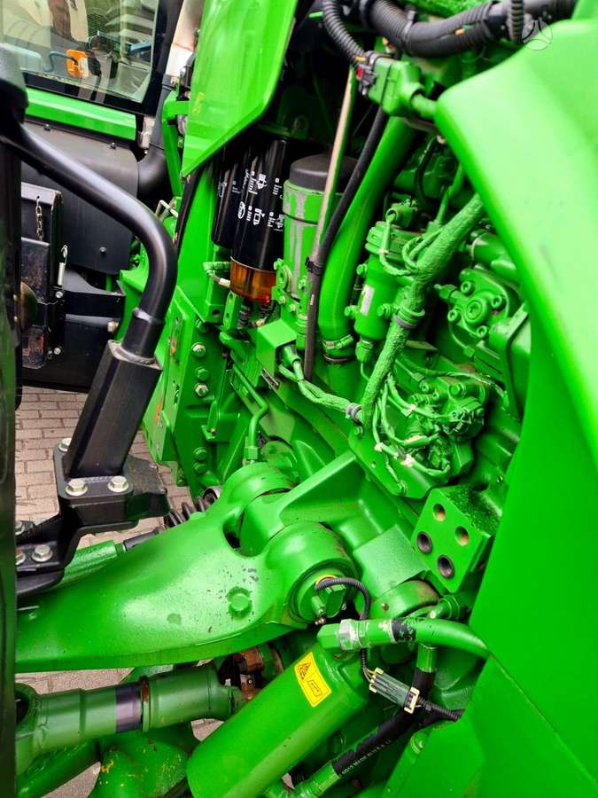 John Deere 8260R, traktori