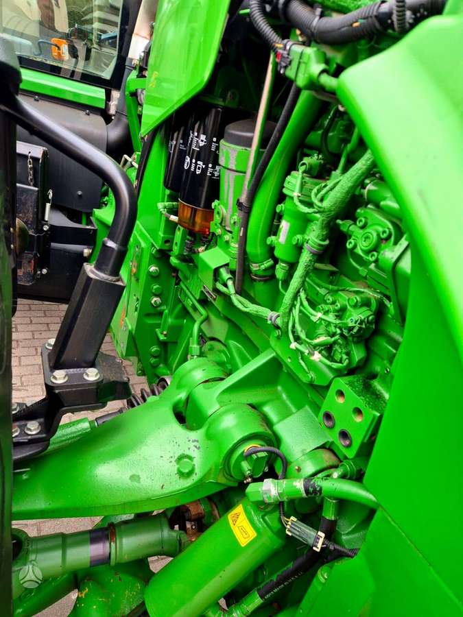 John Deere 8260R, тракторы