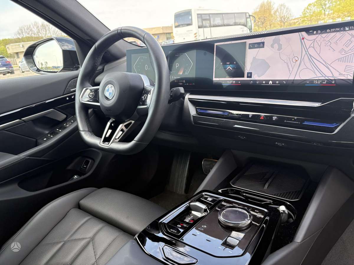 BMW 520, 2.0 l., Седан